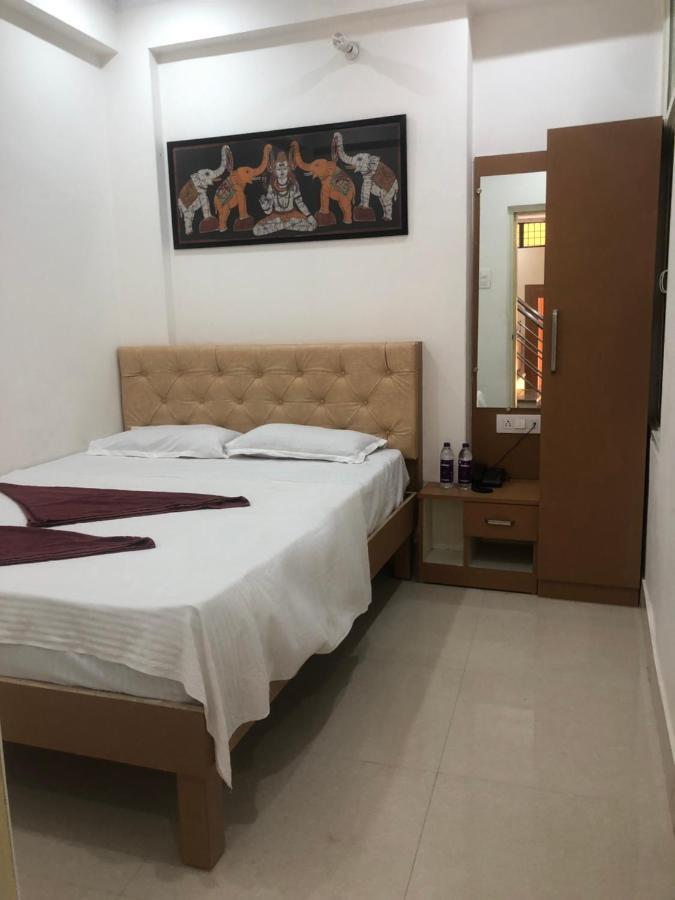 Purple Lotus Hotel Варанаси Экстерьер фото